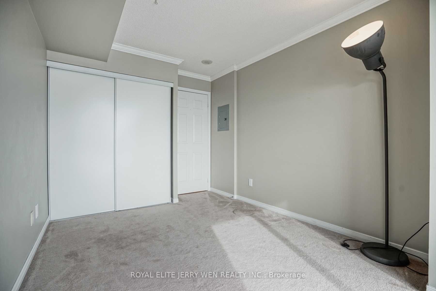 23 Oneida Crescent #708