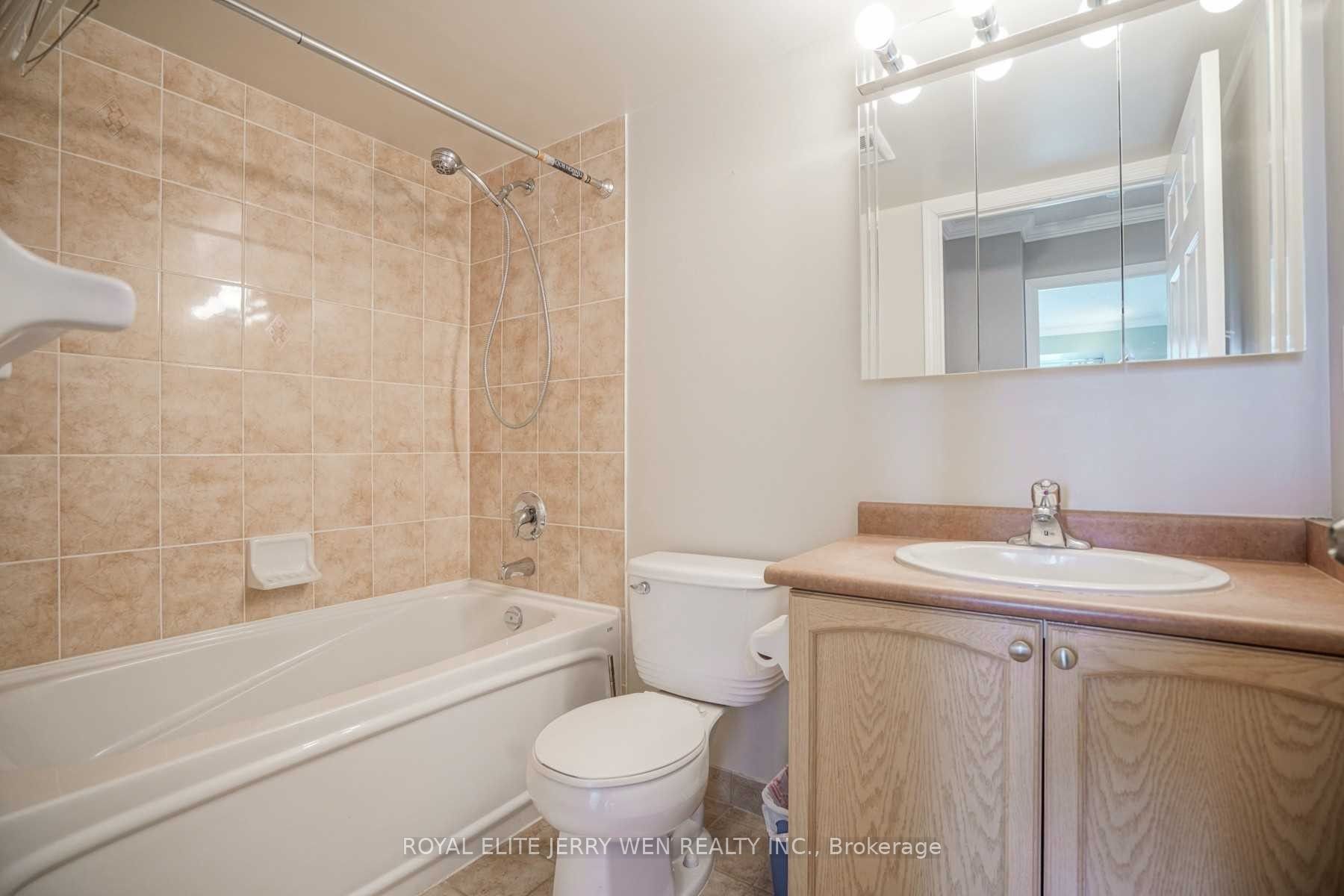 23 Oneida Crescent #708