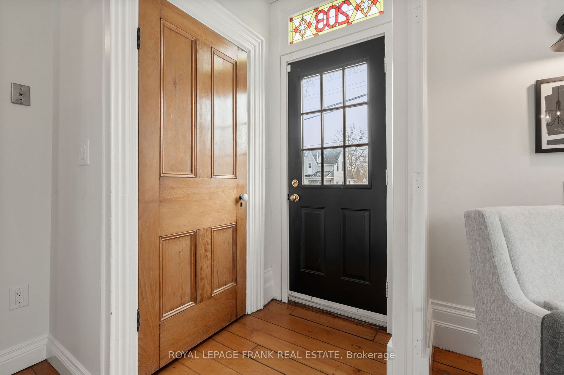 203 Brock St W