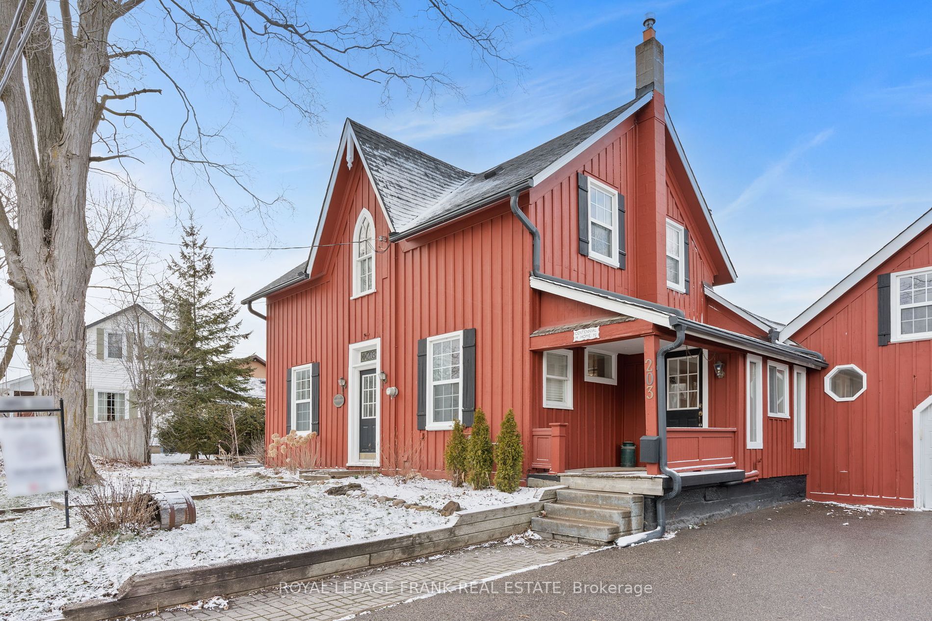 203 Brock St W