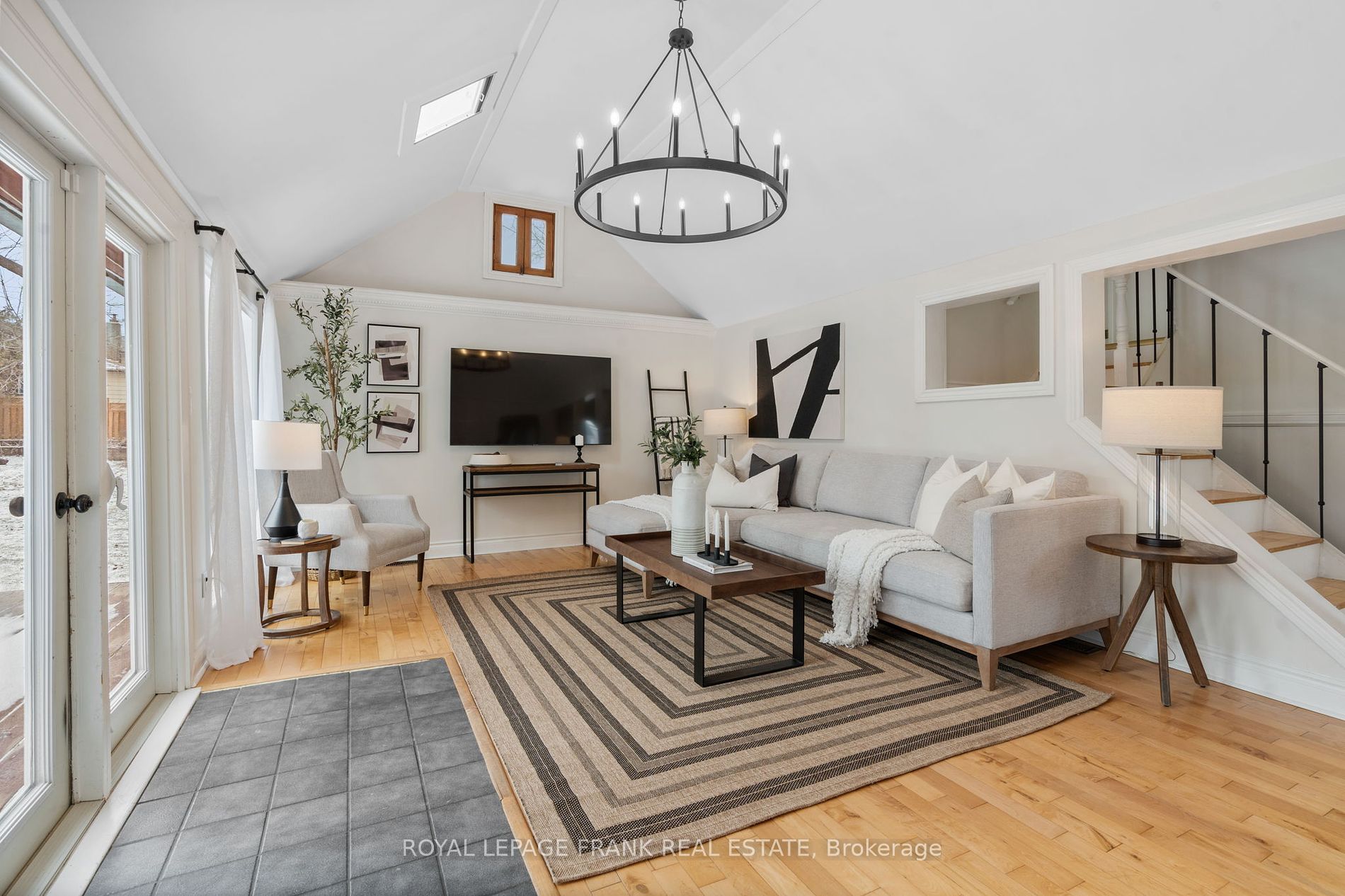 203 Brock St W