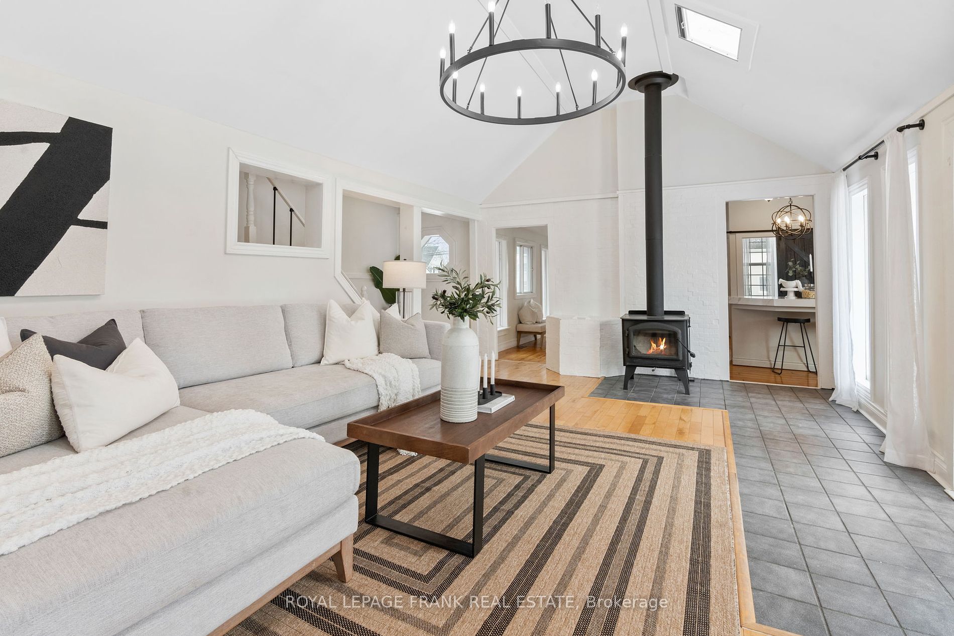 203 Brock St W