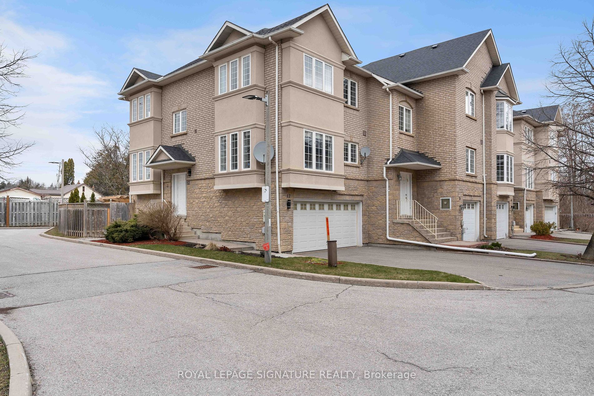 10719 Bathurst Street, #12