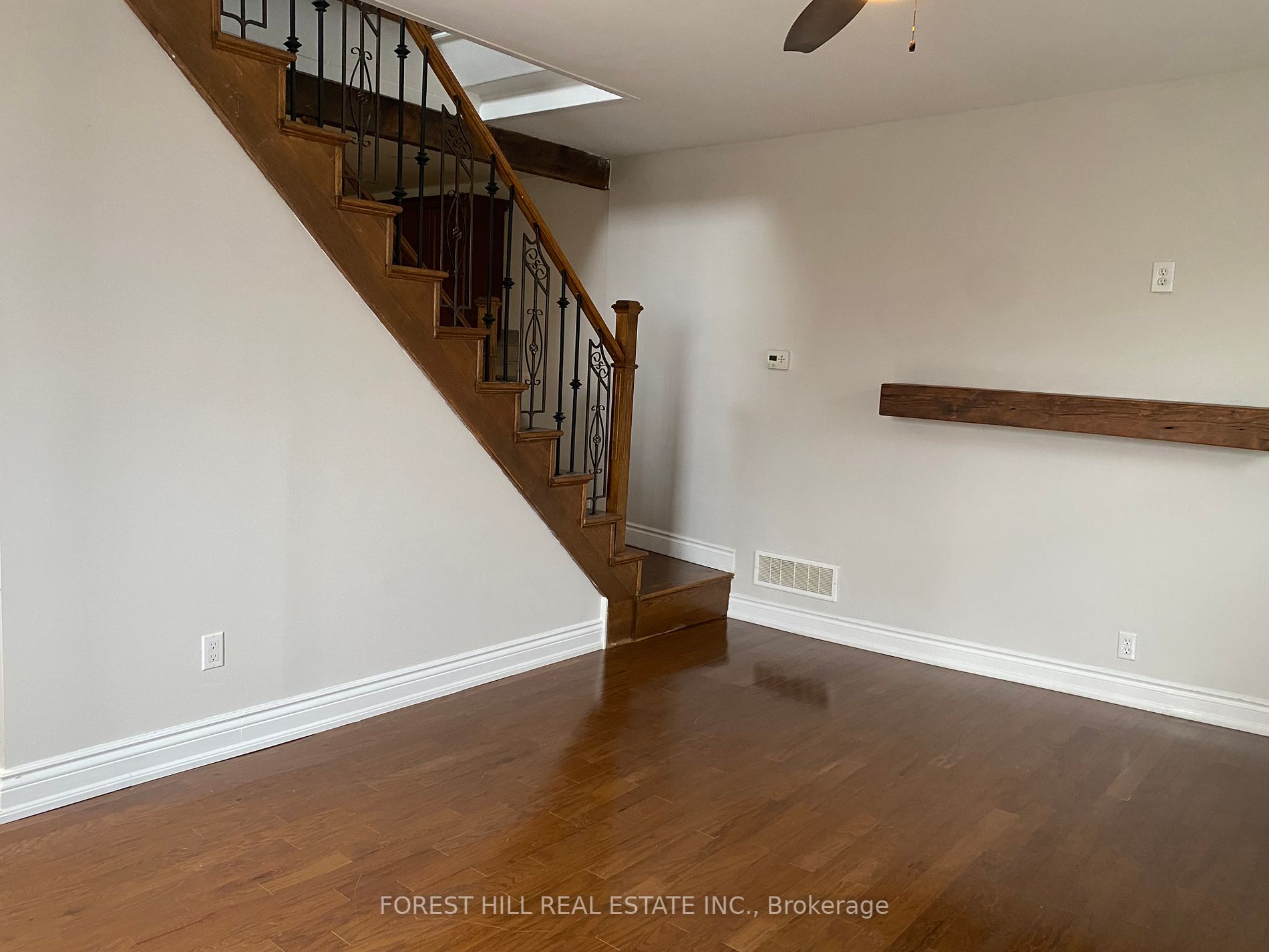 93 John Street E