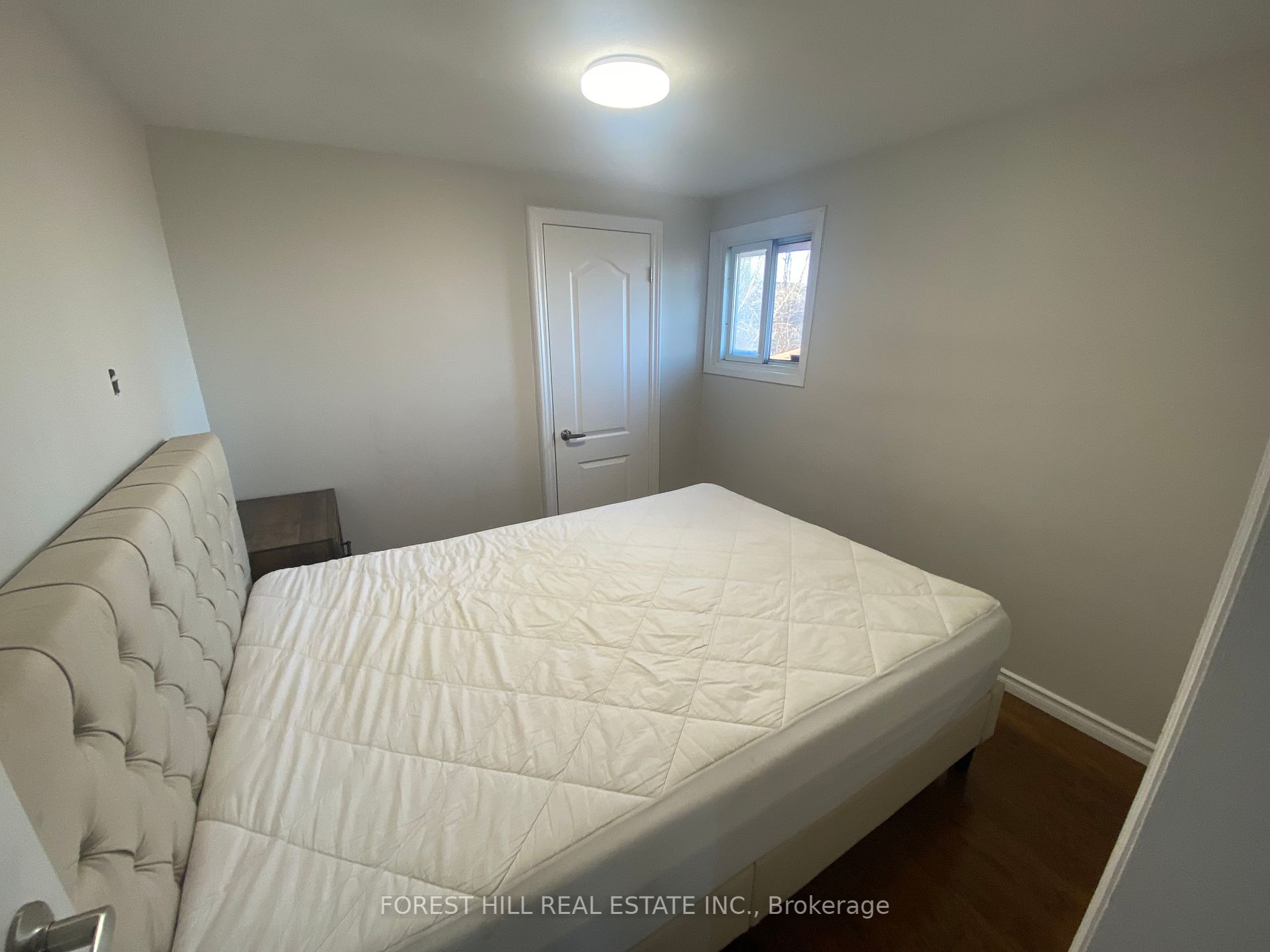93 John Street E