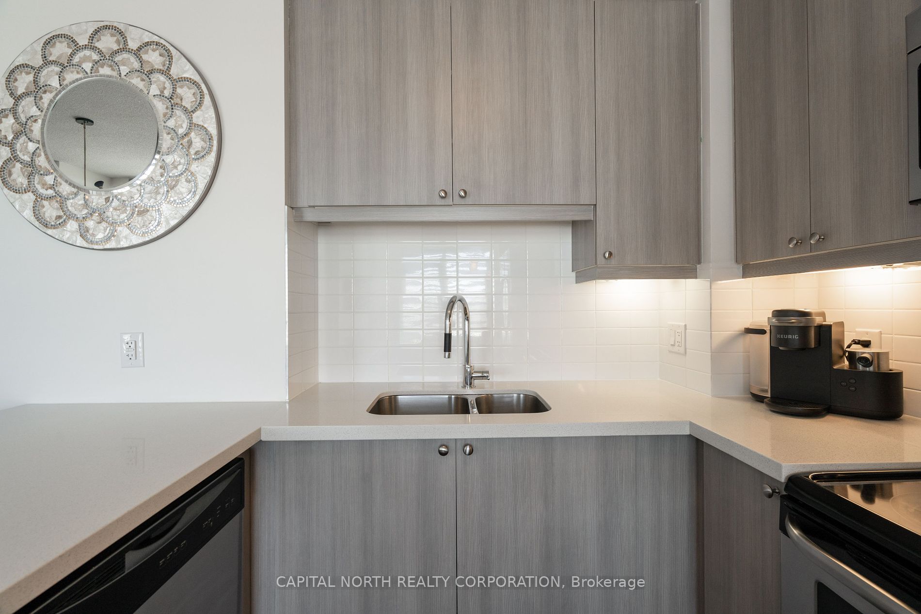 24 Woodstream Blvd, #416