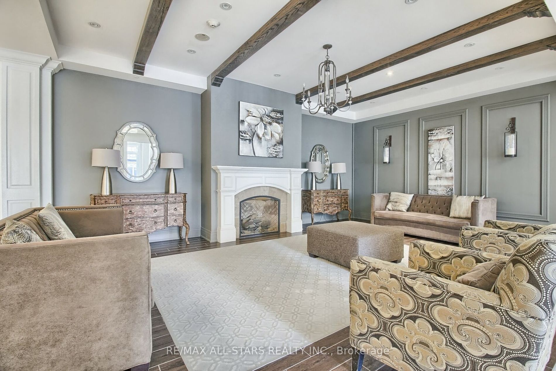 80 Burns Blvd, #208