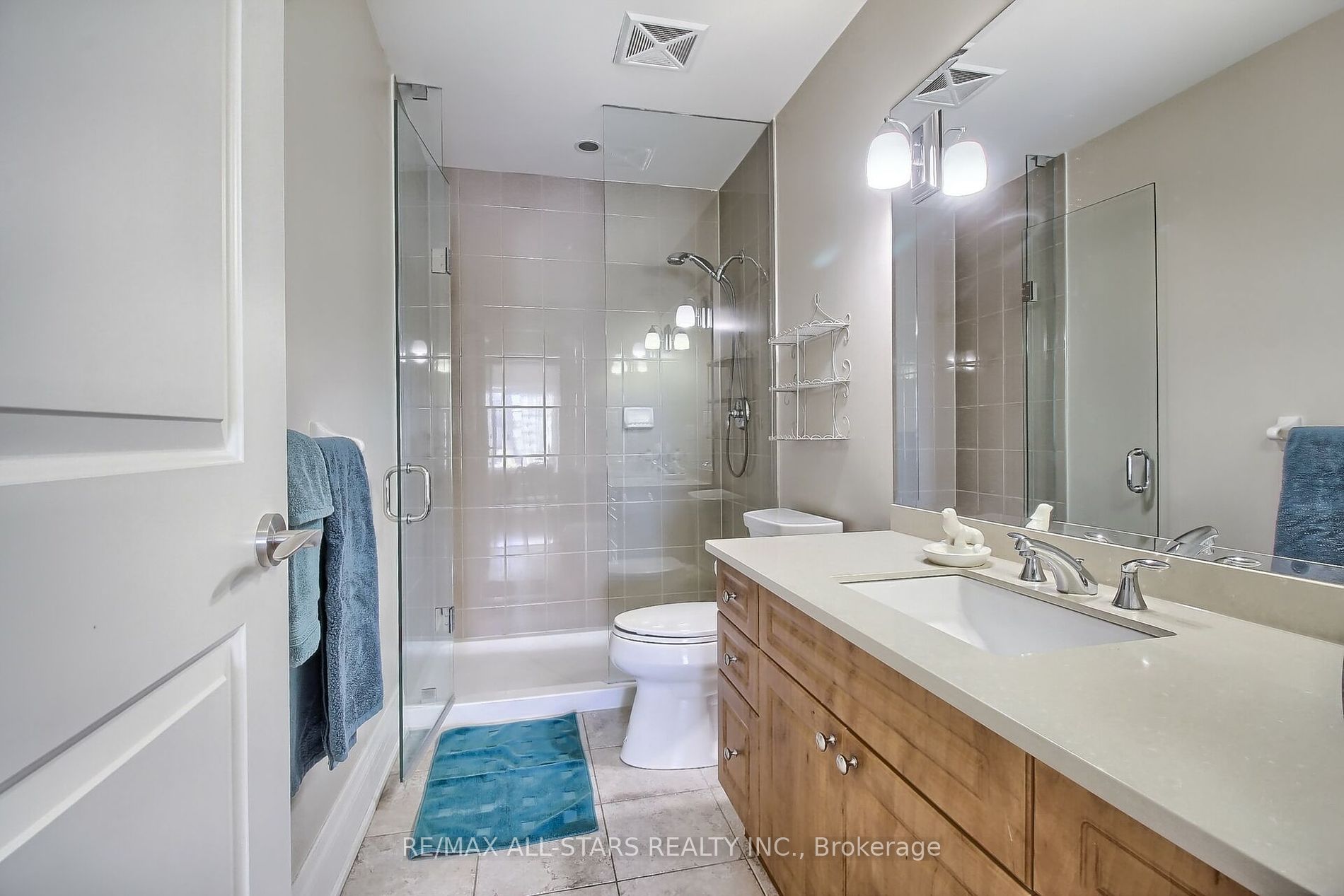 80 Burns Blvd, #208