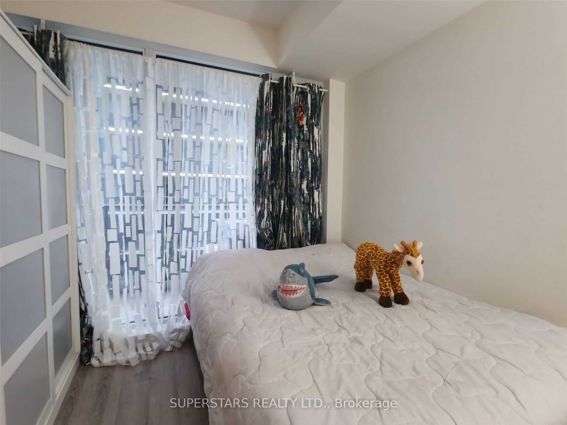 9608 Yonge St, #1105