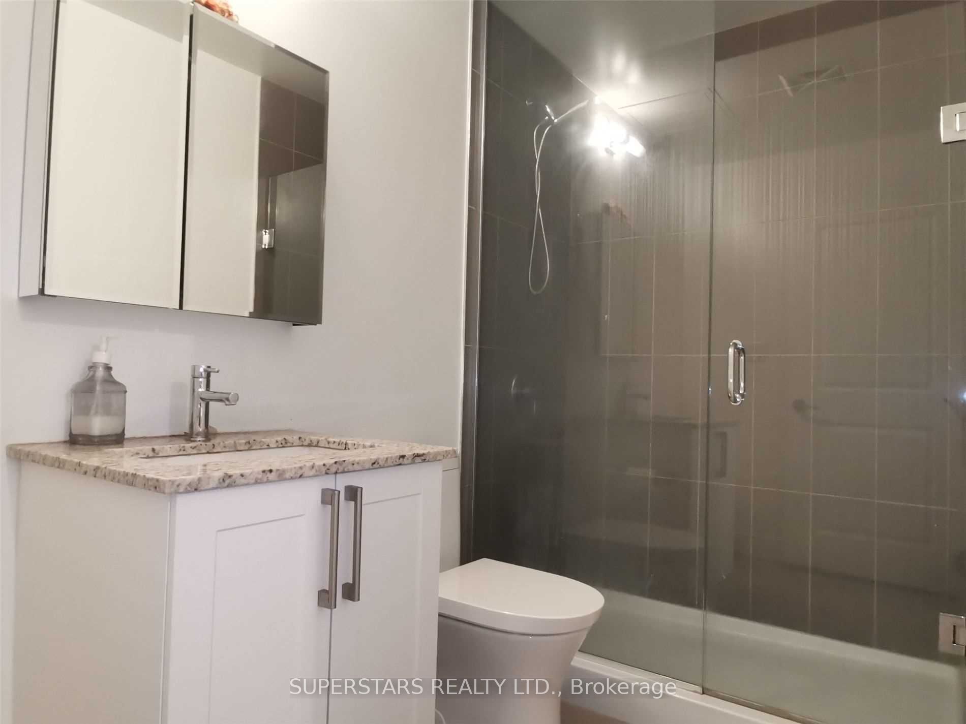 9608 Yonge St, #1105