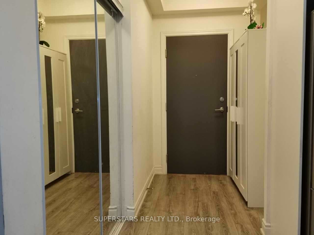 9608 Yonge St, #1105