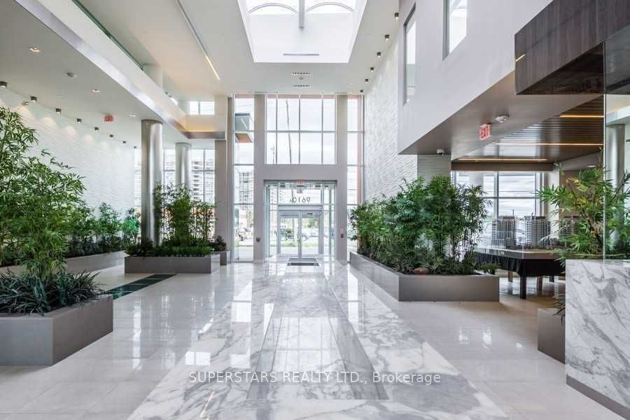 9608 Yonge St, #1105