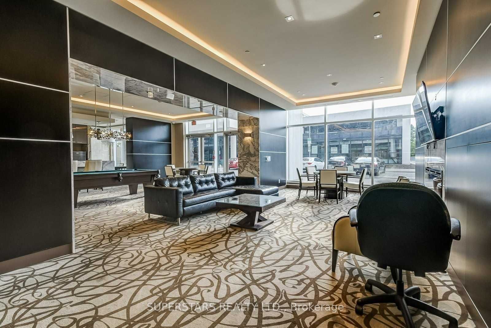 9608 Yonge St, #1105