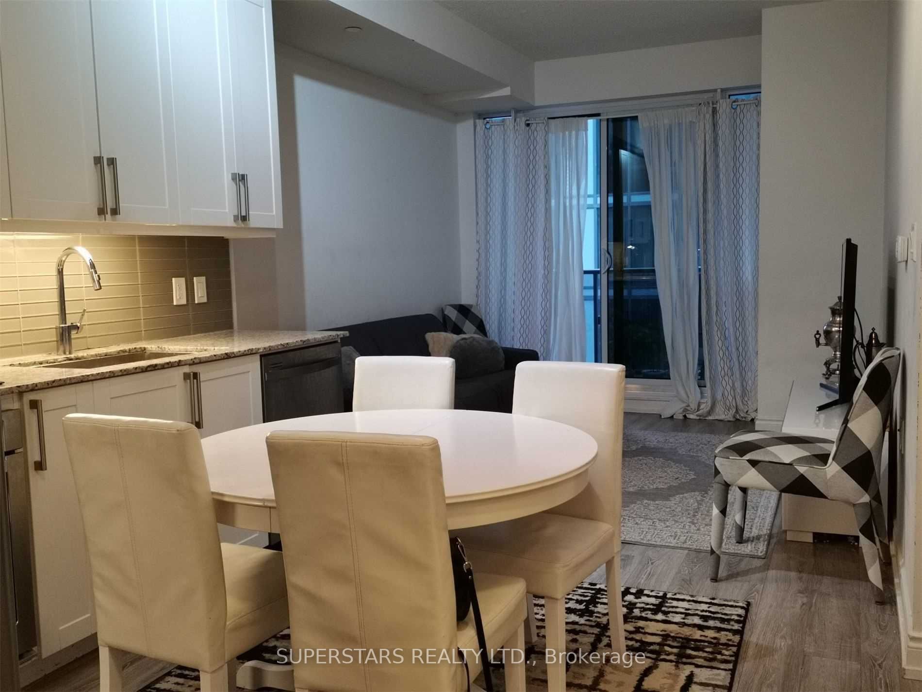 9608 Yonge St, #1105