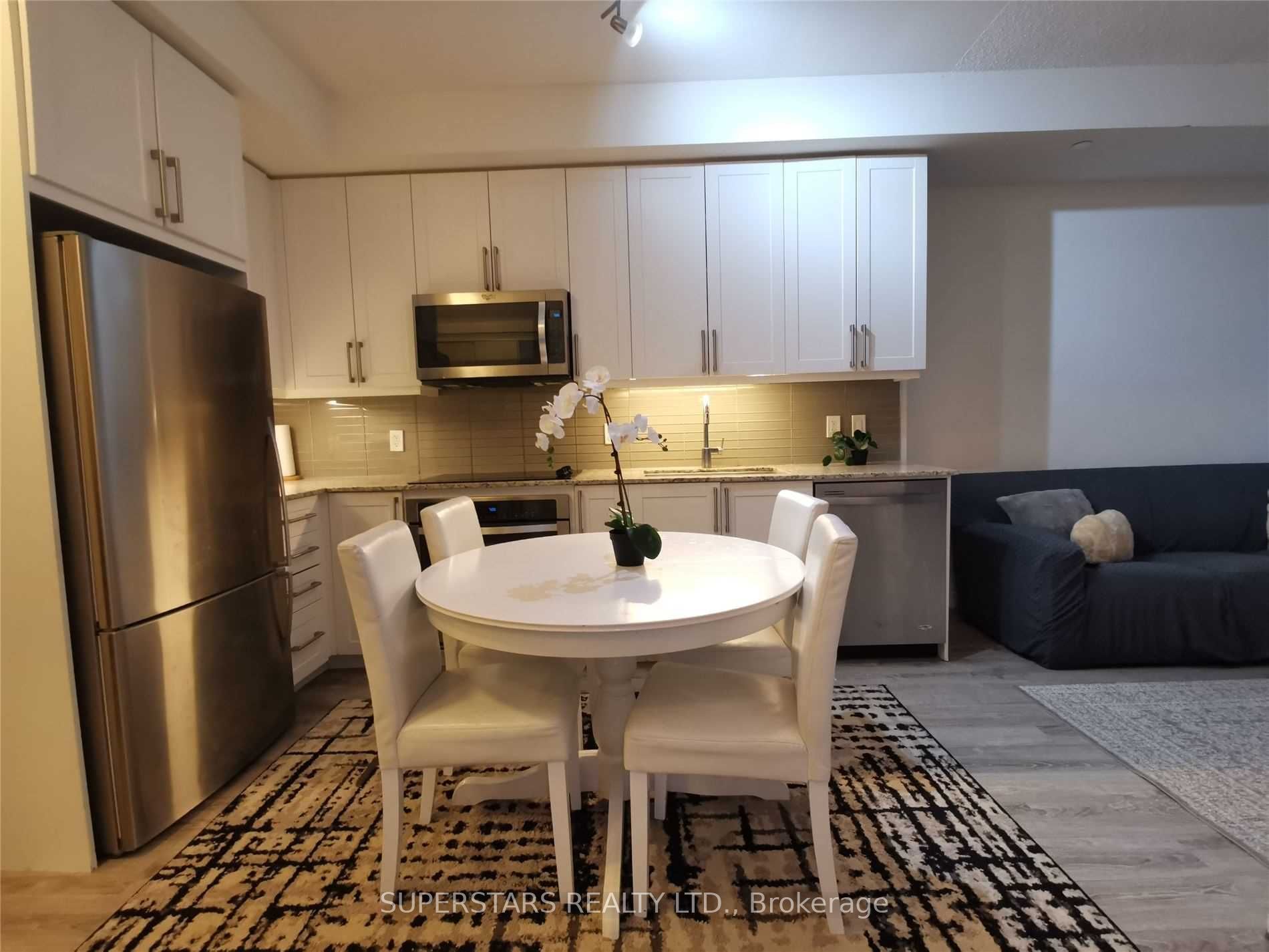 9608 Yonge St, #1105