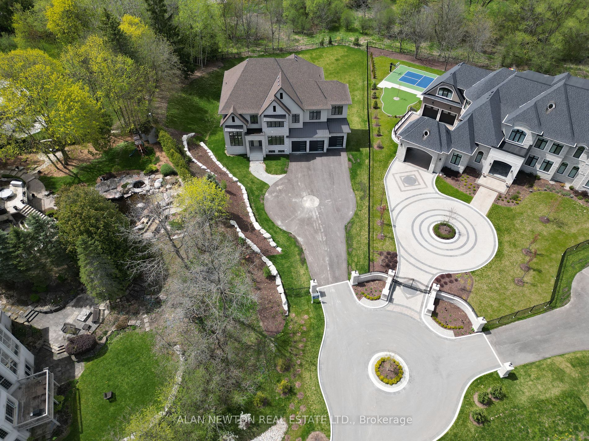 196 Kennedy St W