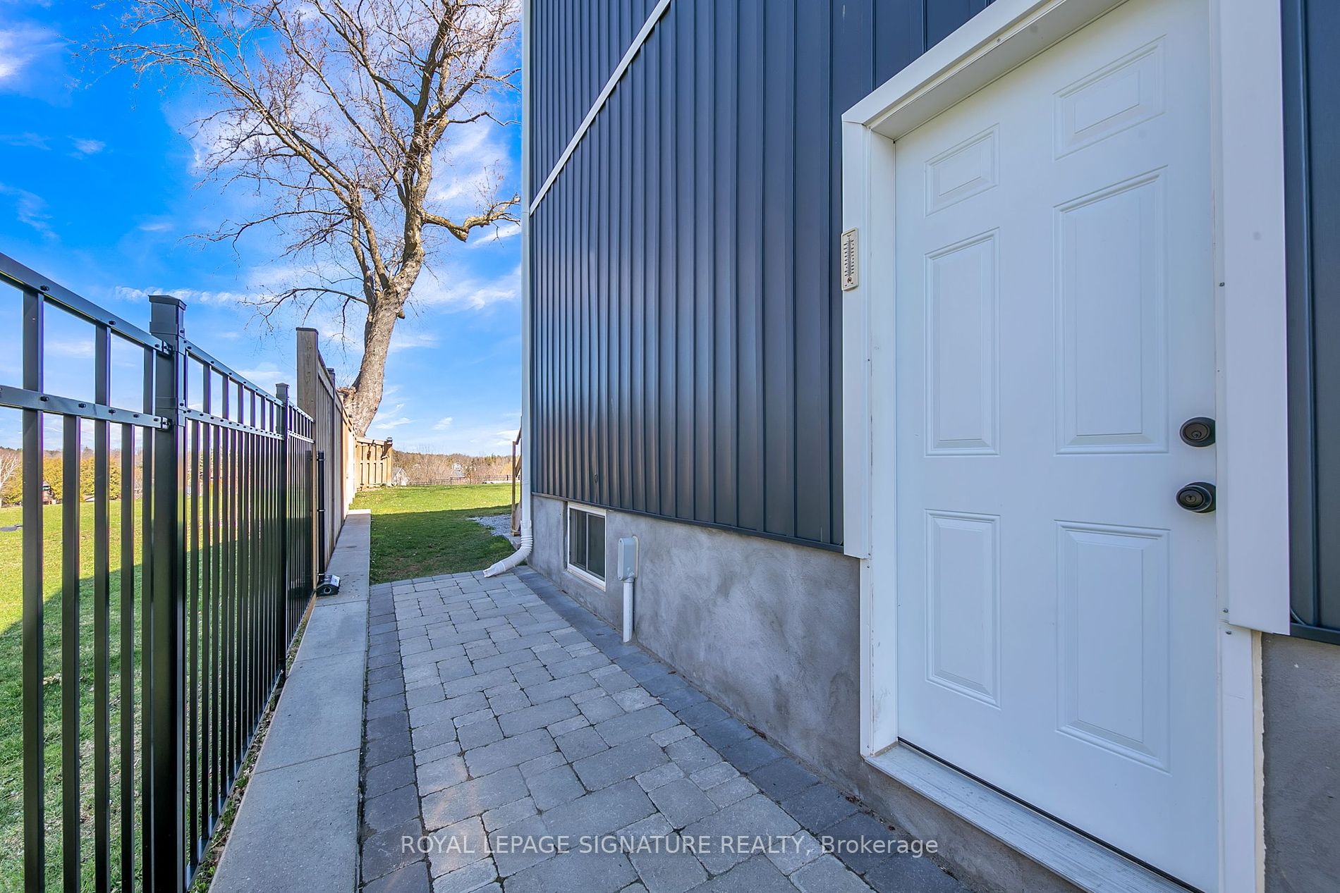 22 Mitchell Ave