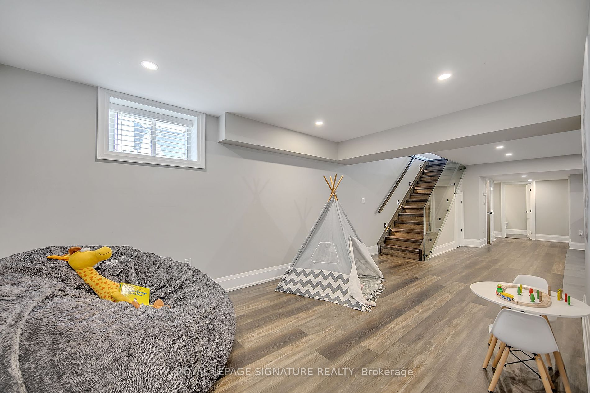 22 Mitchell Ave