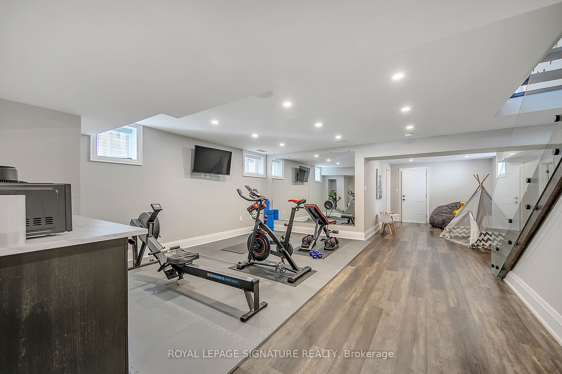 22 Mitchell Ave