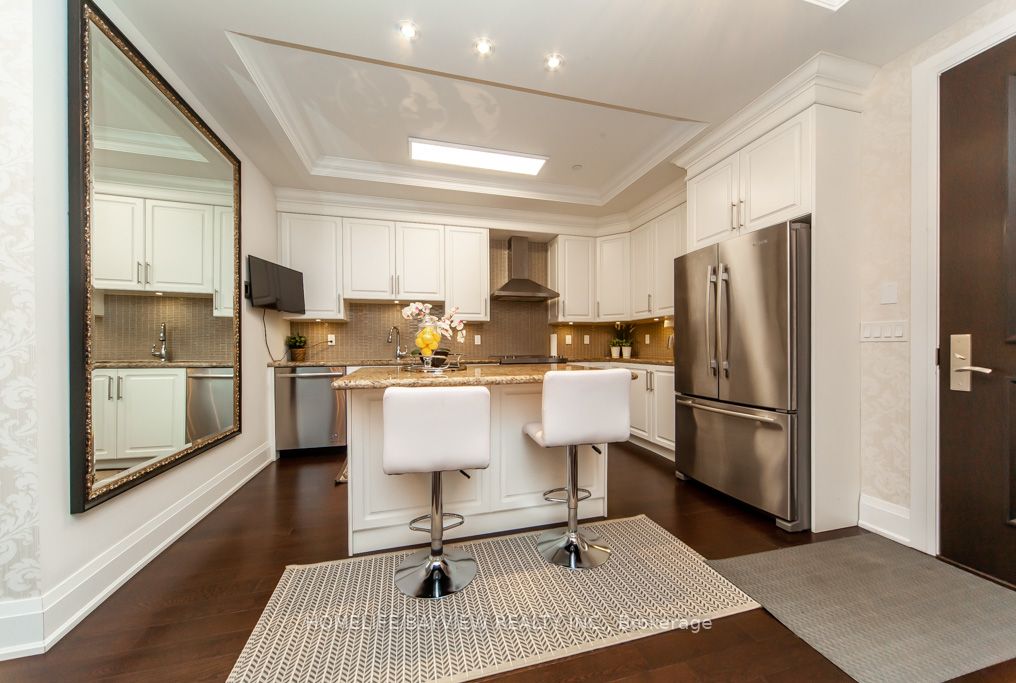 9909 Pine Valley Drive #213
