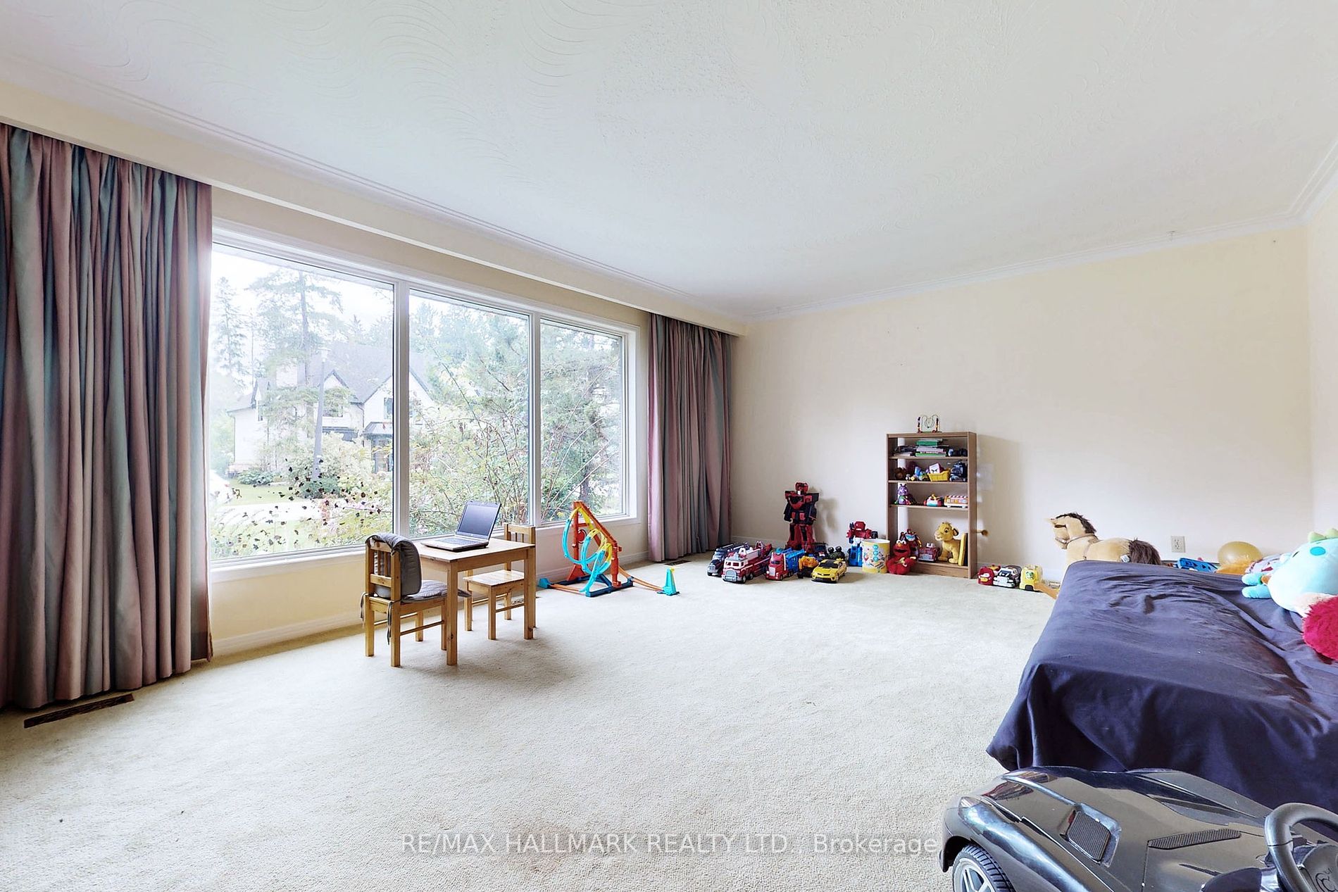 10 Hawthorne Lane
