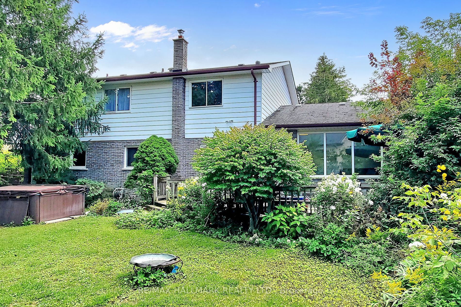 10 Hawthorne Lane