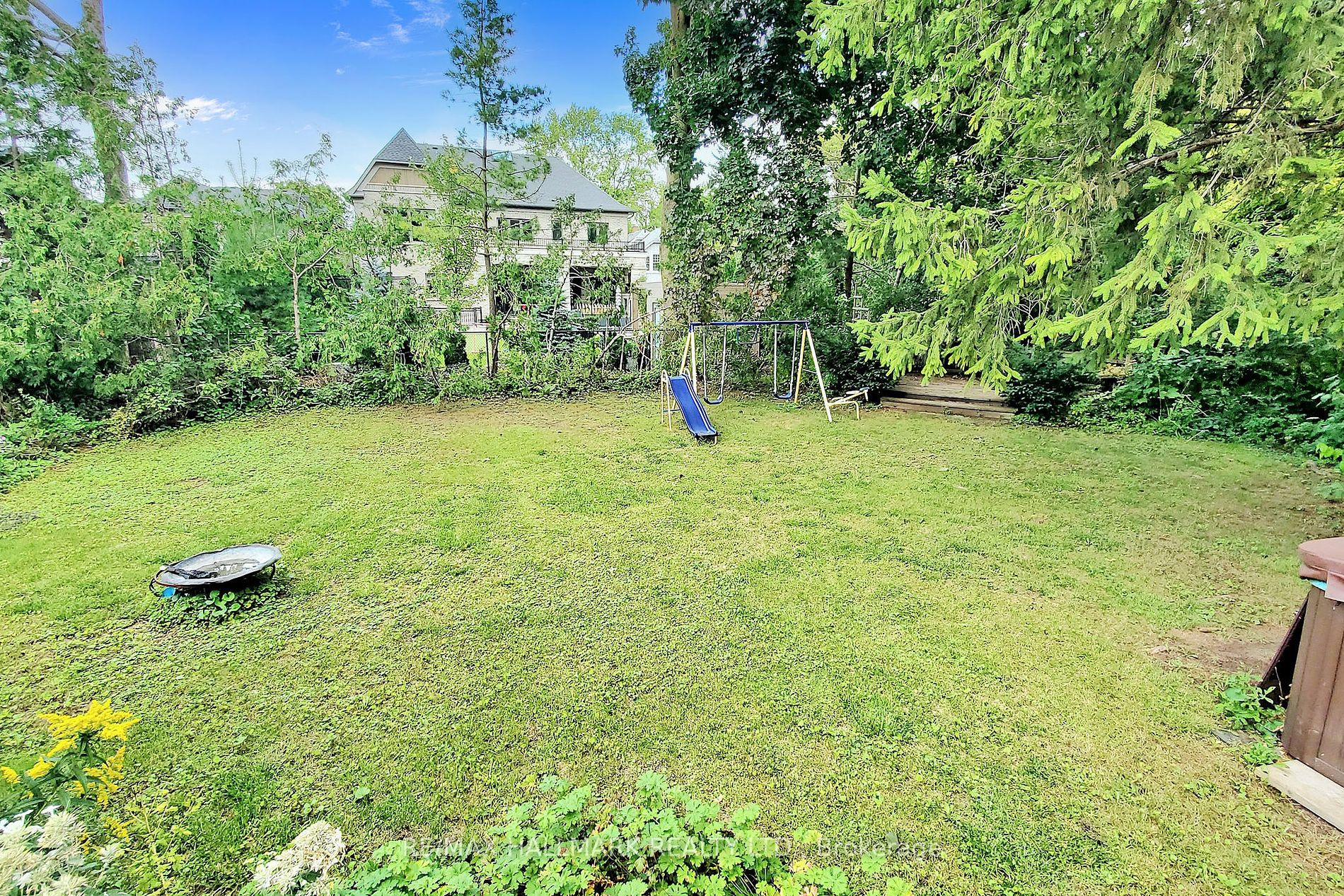 10 Hawthorne Lane