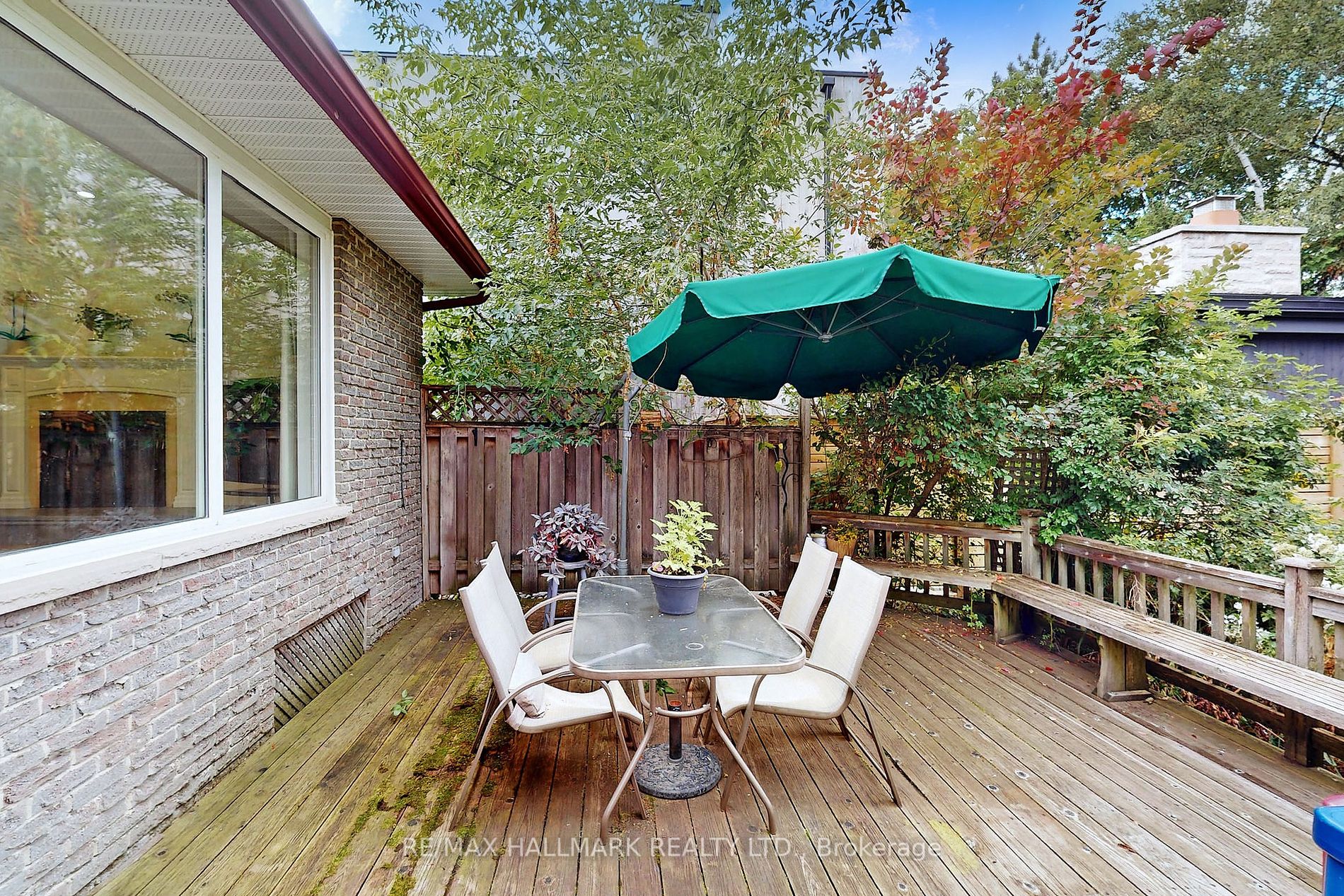 10 Hawthorne Lane