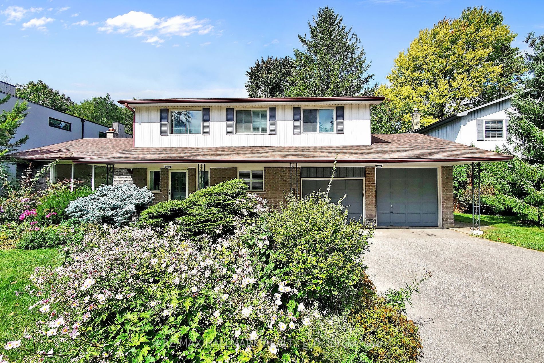10 Hawthorne Lane