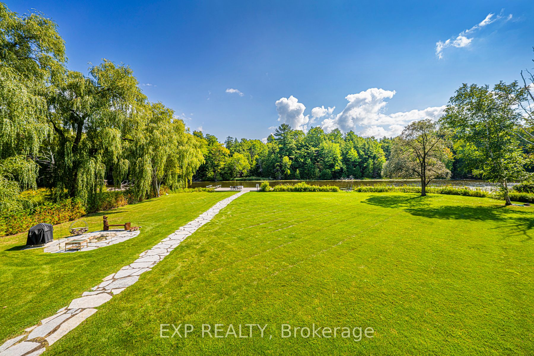 5 Birch Knoll Road