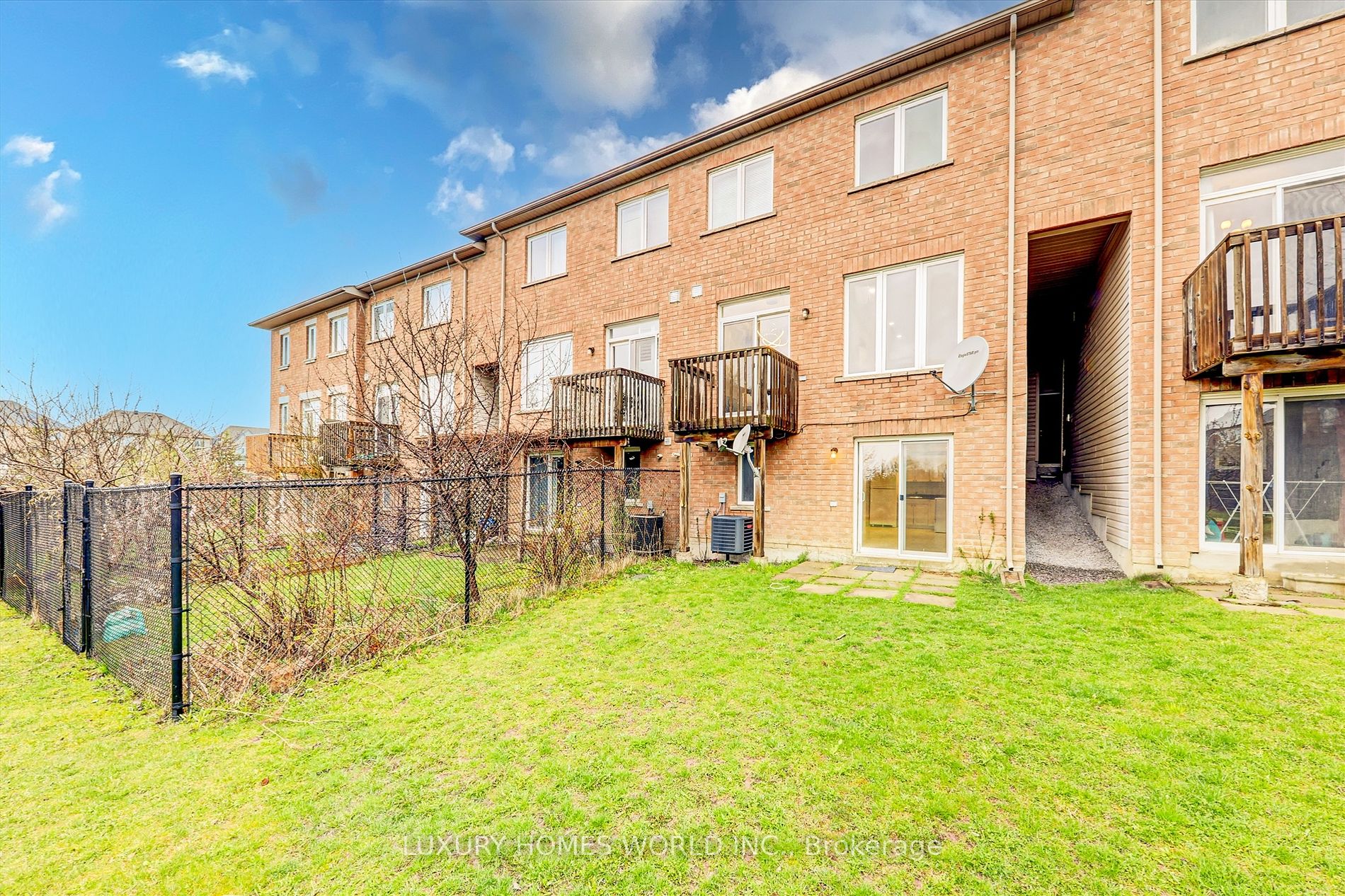 8 Townwood Dr, #82