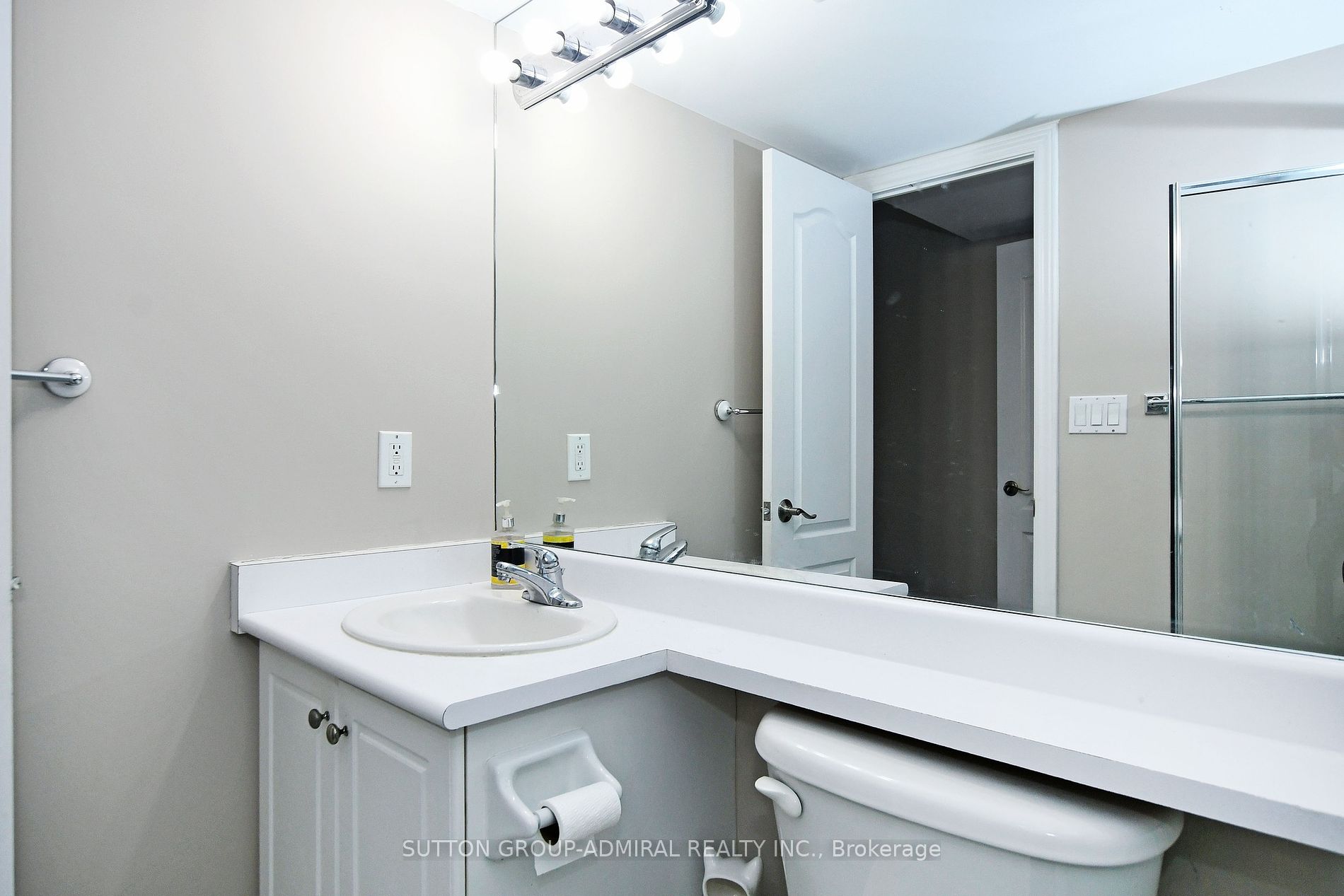 50 Disera Drive, #405