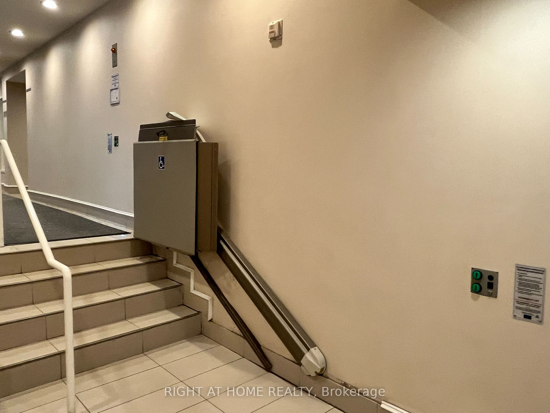 11121 Yonge Street, ## 602