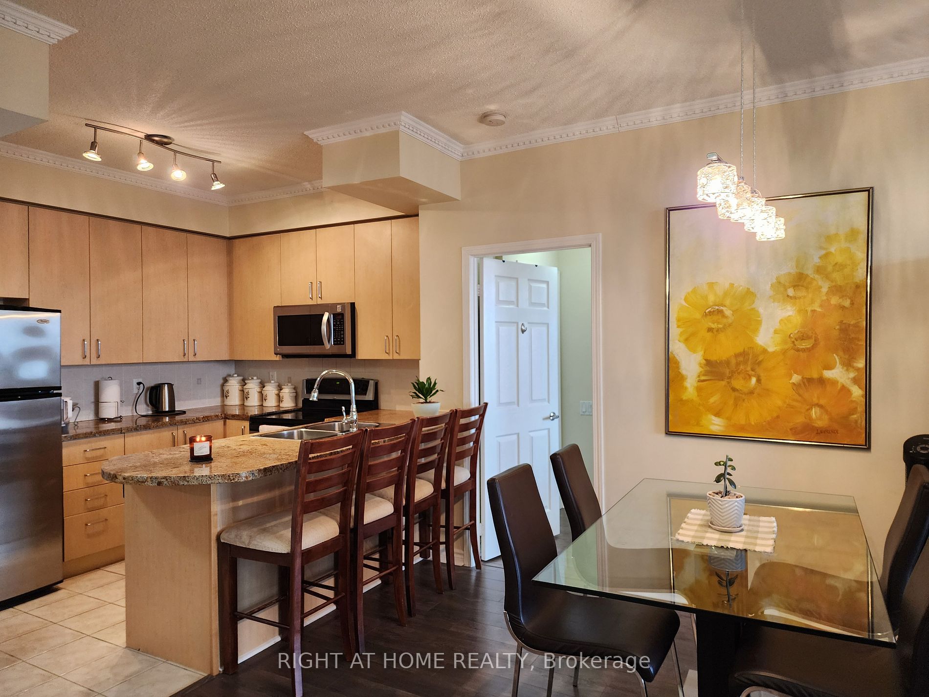 11121 Yonge Street, ## 602