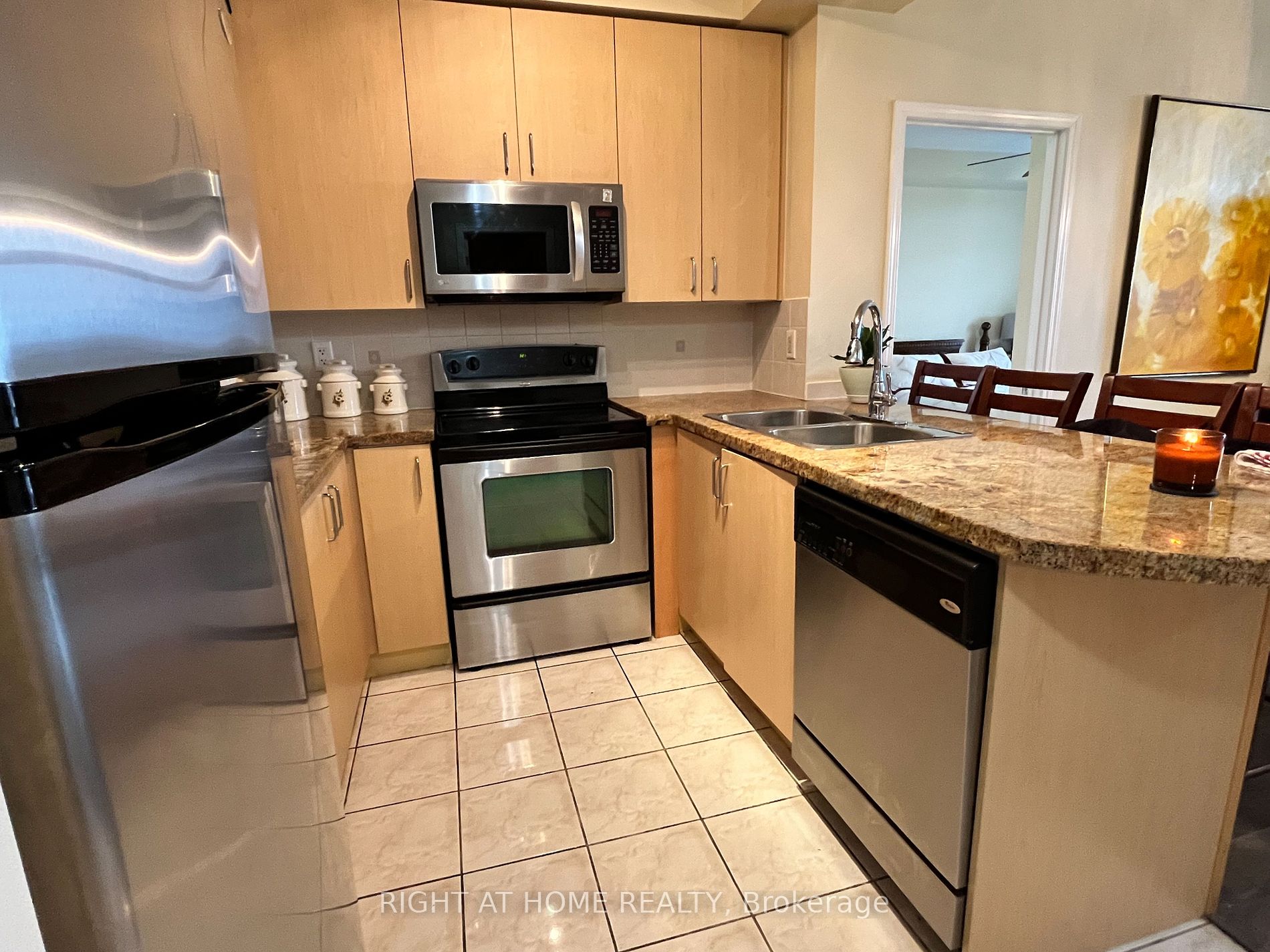 11121 Yonge Street, ## 602