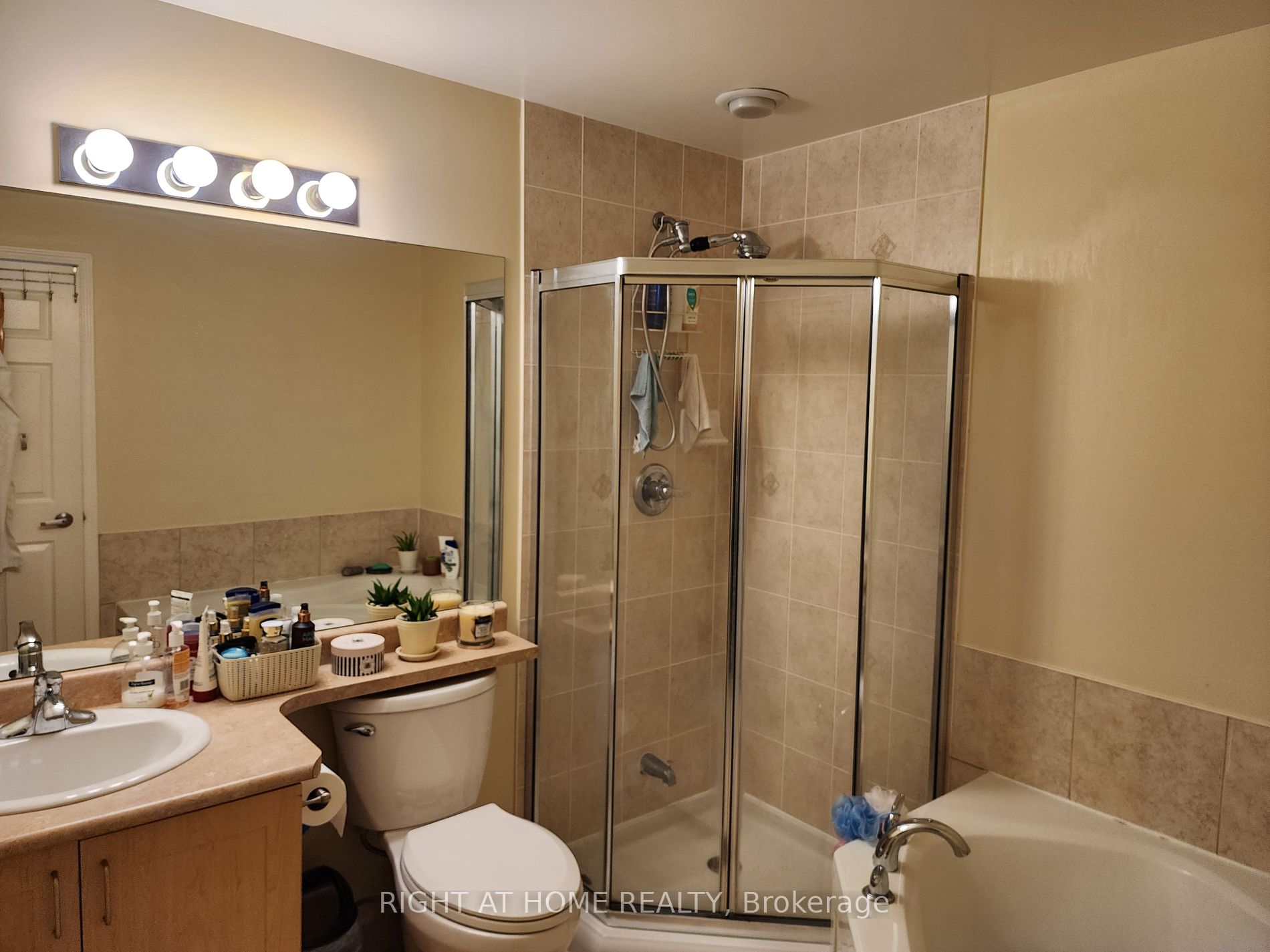 11121 Yonge Street, ## 602
