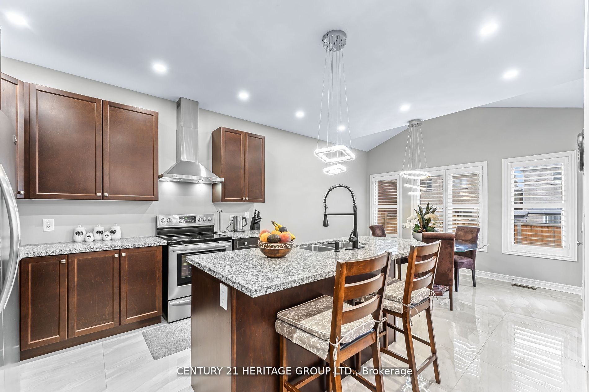 66 Romanelli Crescent