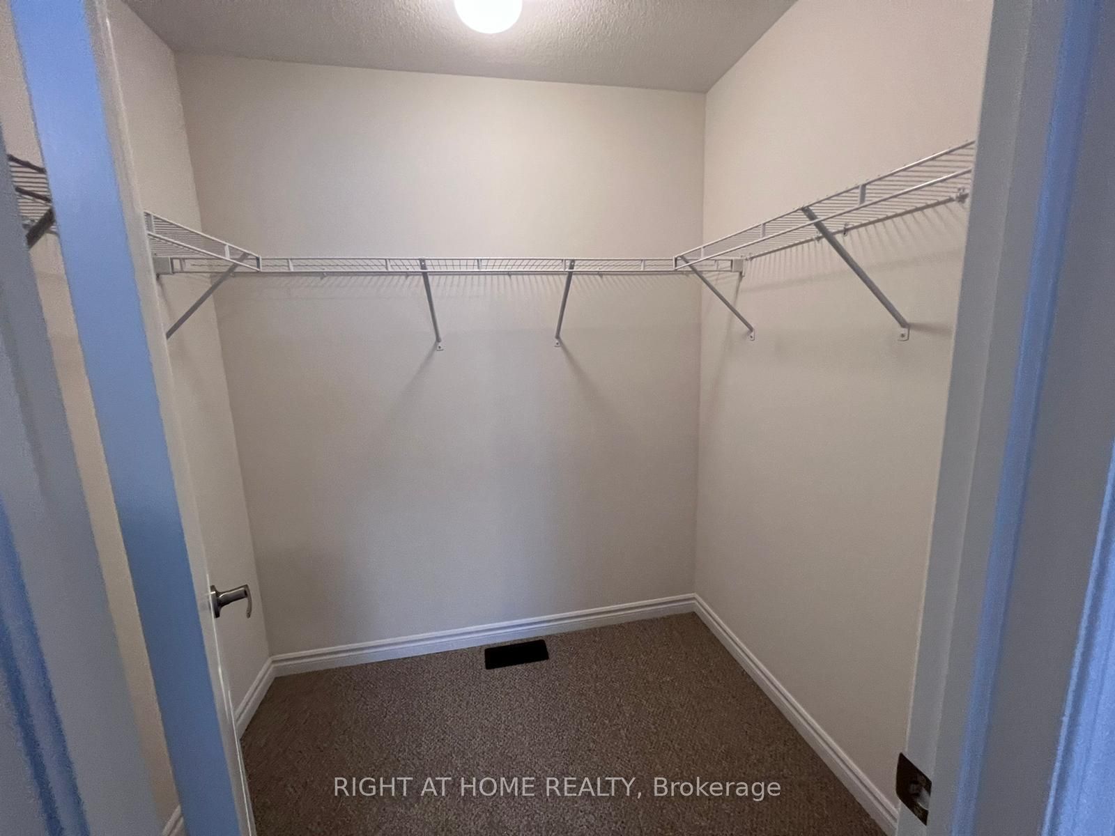 2250 Grainger Loop
