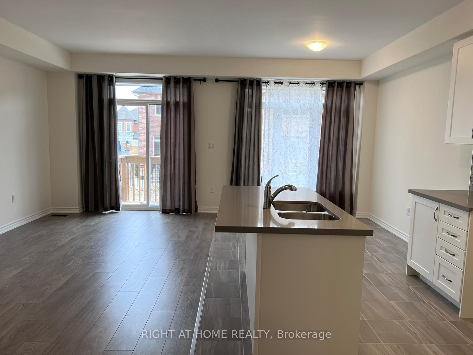 2250 Grainger Loop