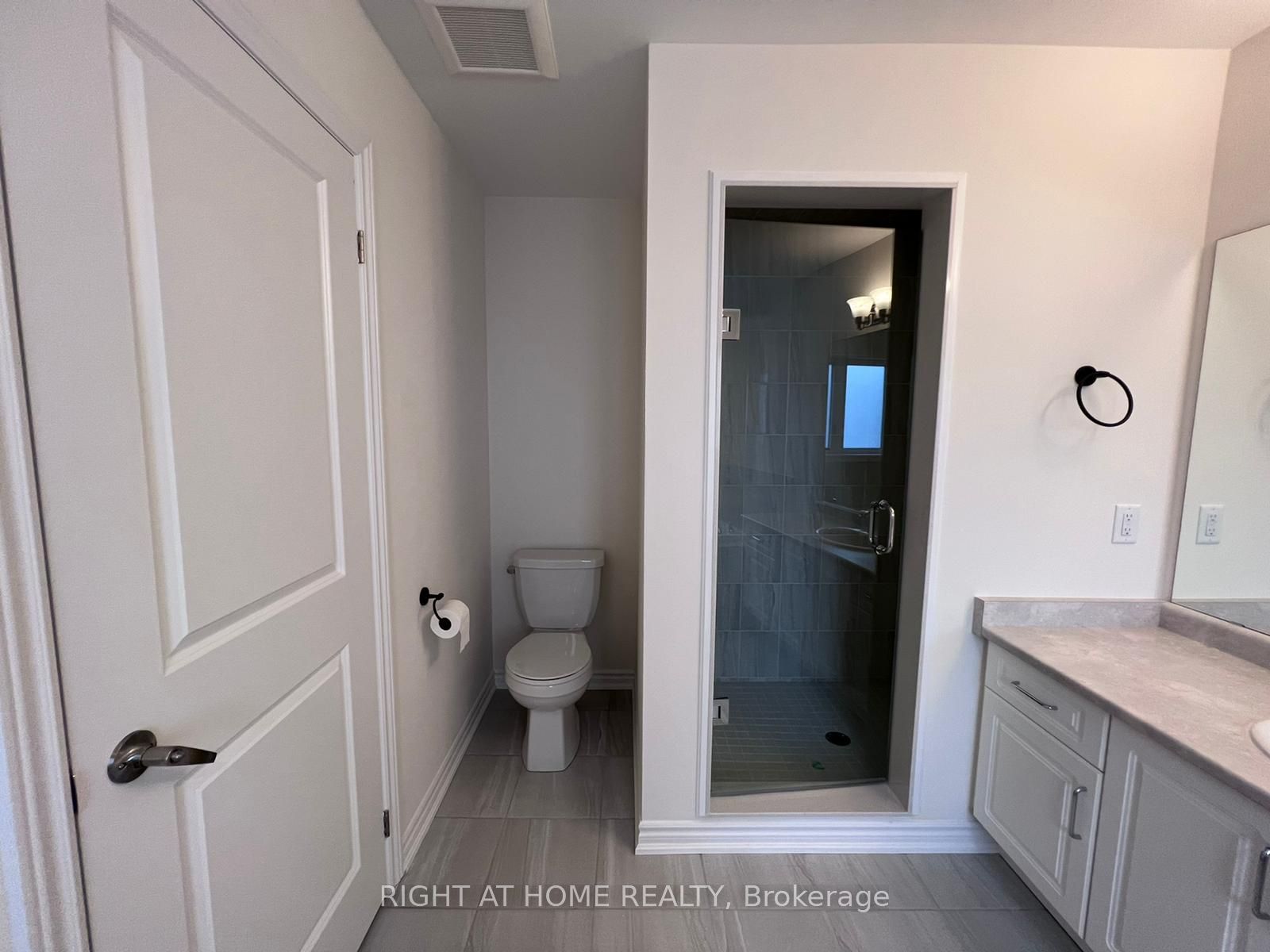 2250 Grainger Loop