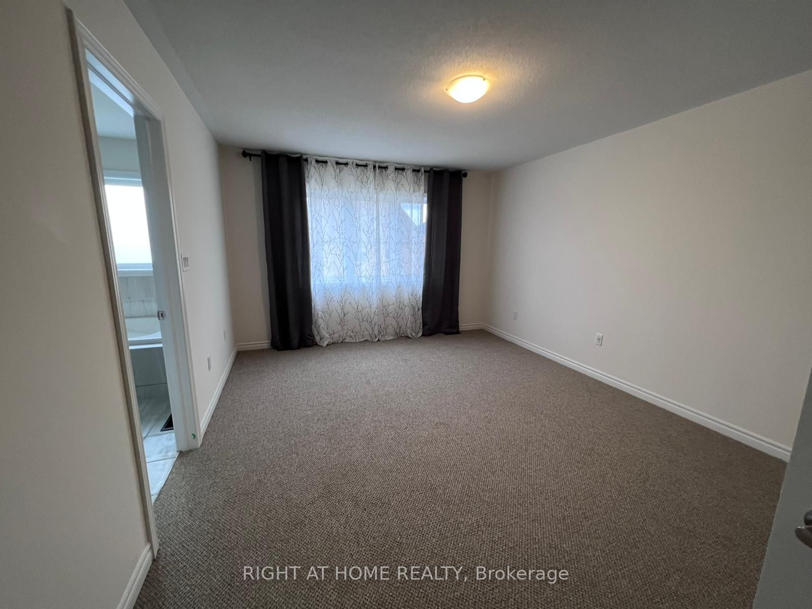 2250 Grainger Loop
