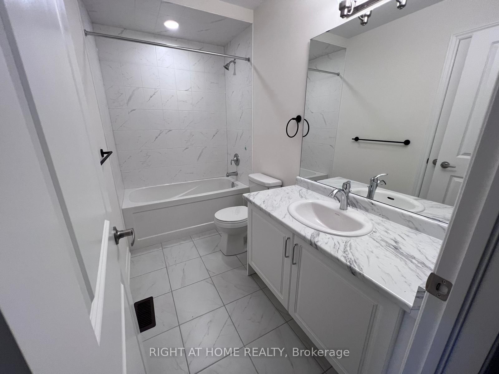 2250 Grainger Loop