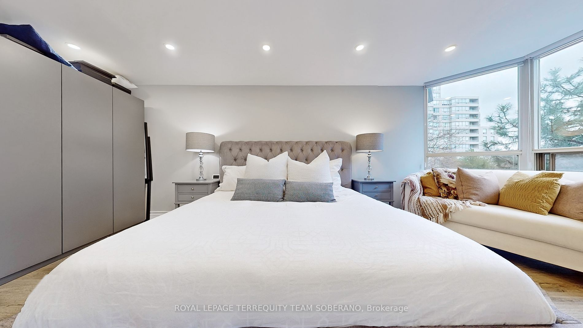 7 Townsgate Dr, #312