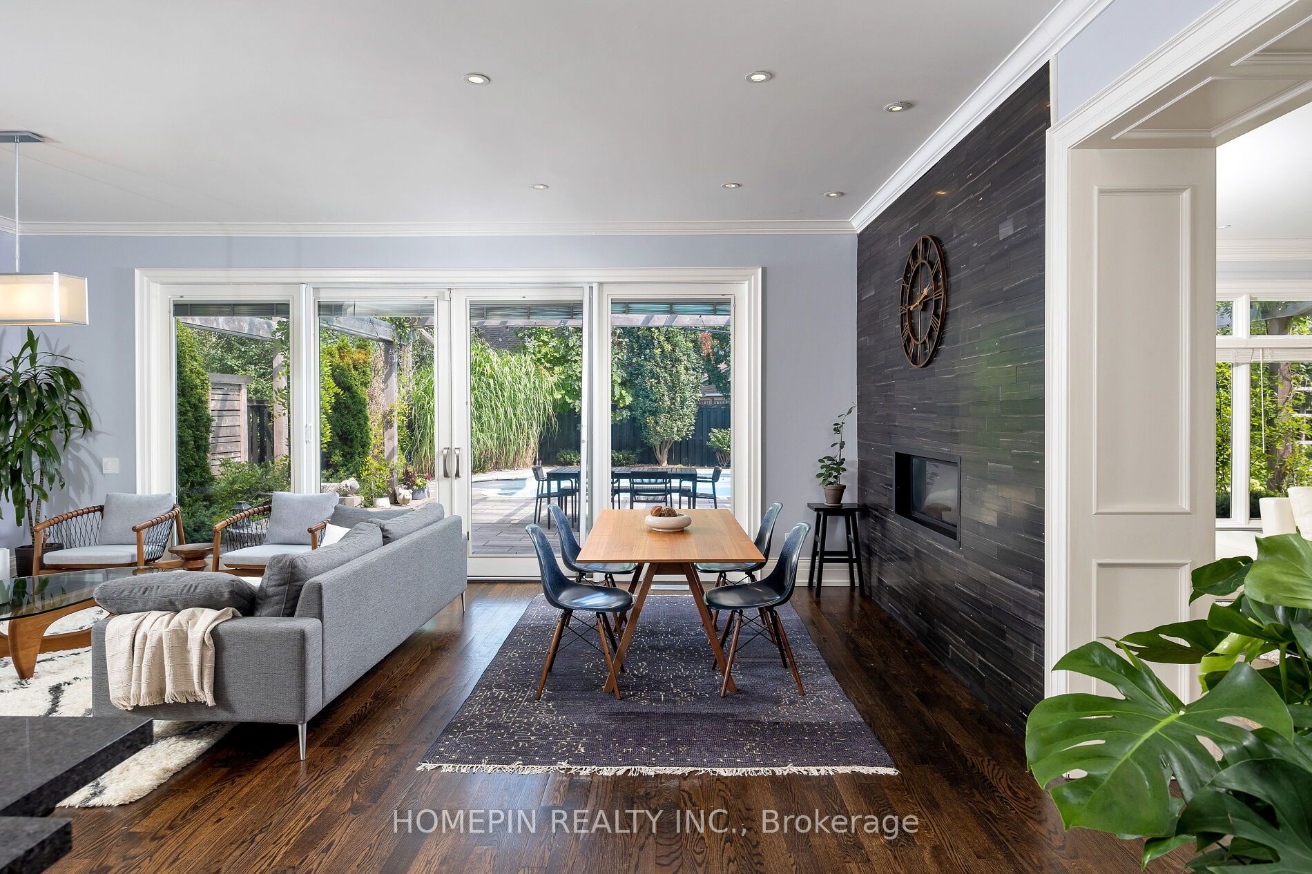 5 Callahan Rd