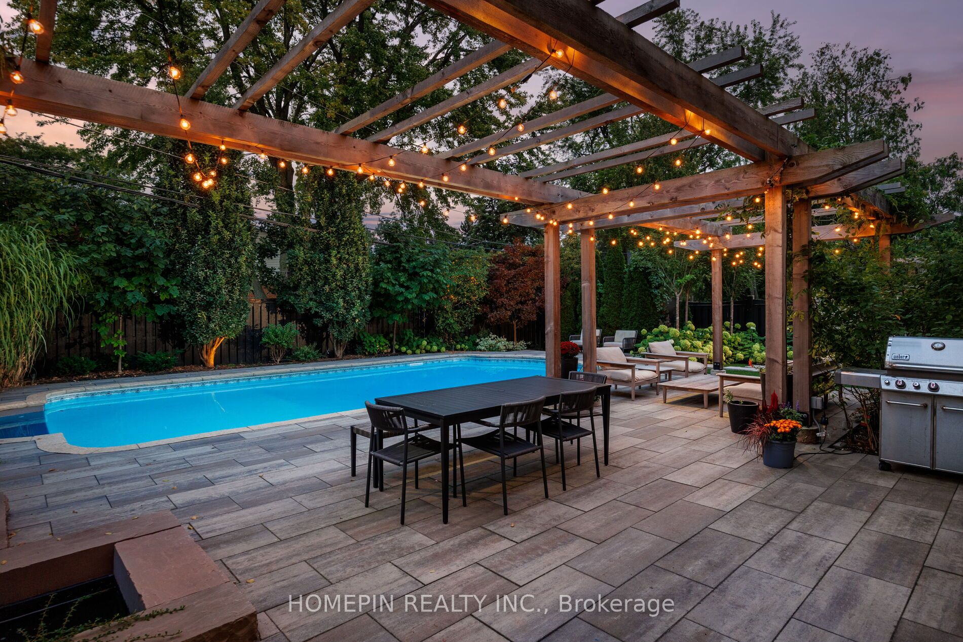 5 Callahan Rd