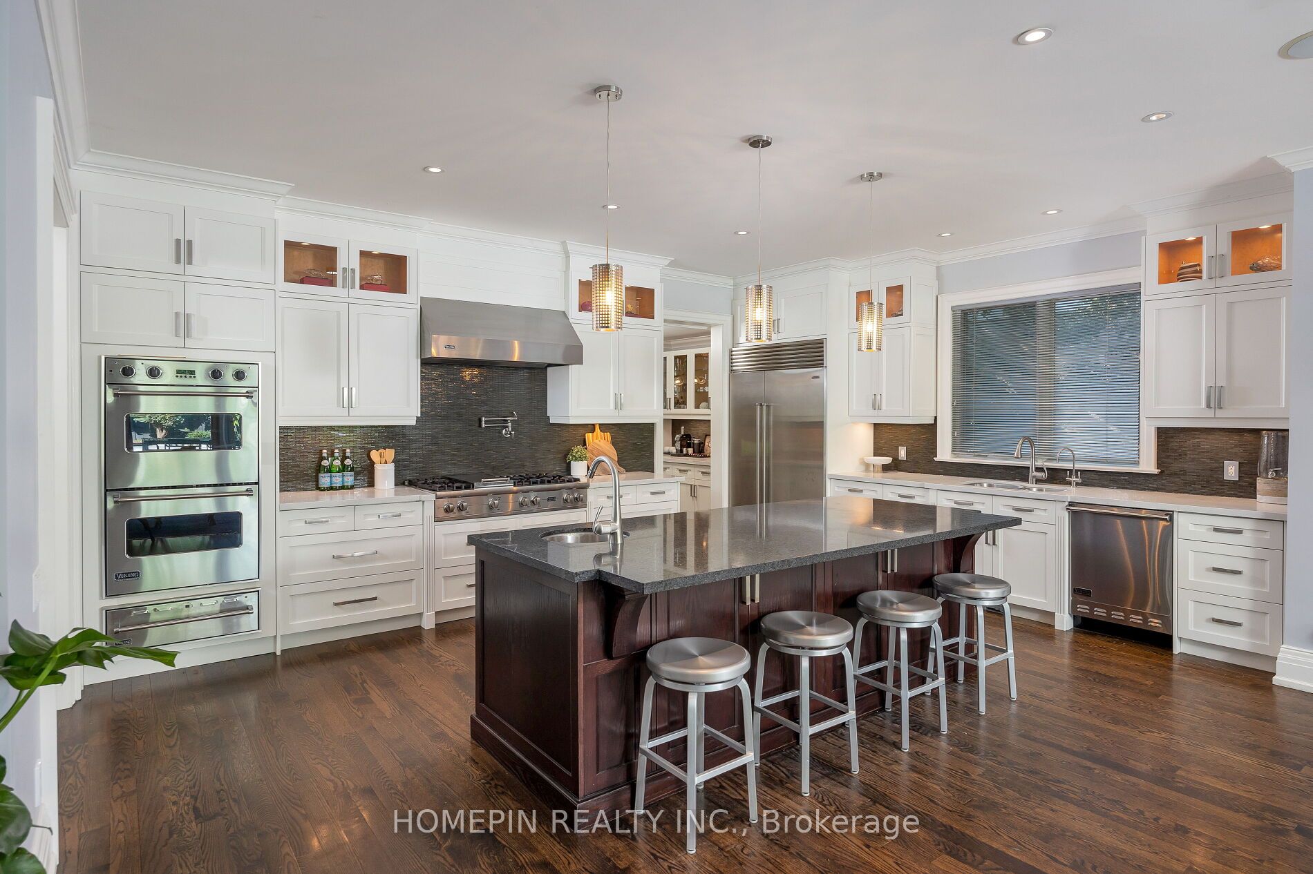 5 Callahan Rd