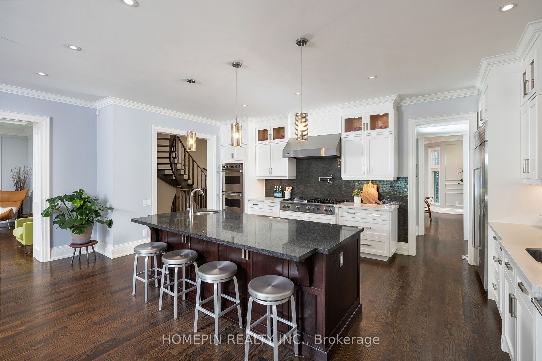5 Callahan Rd