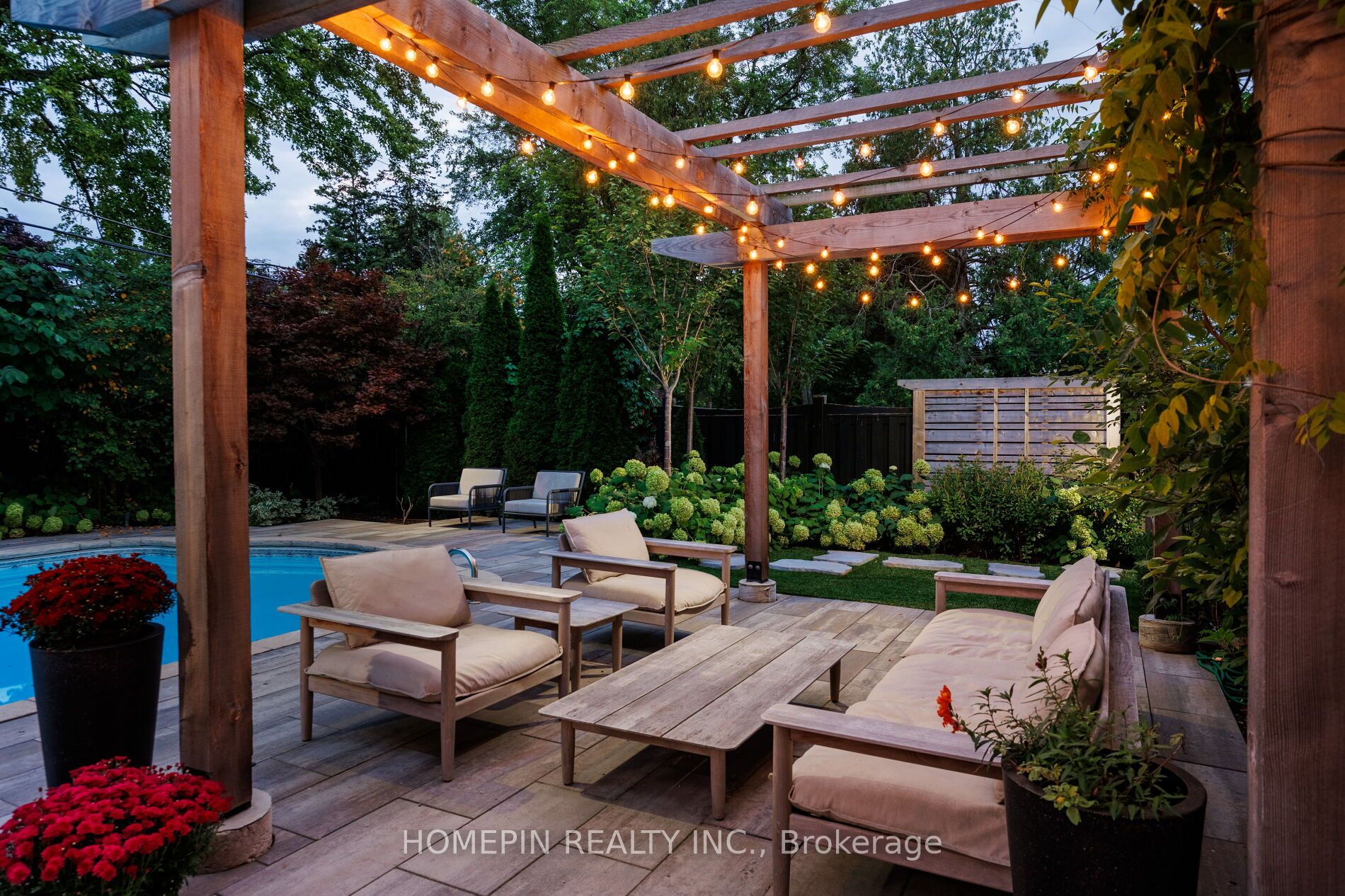 5 Callahan Rd