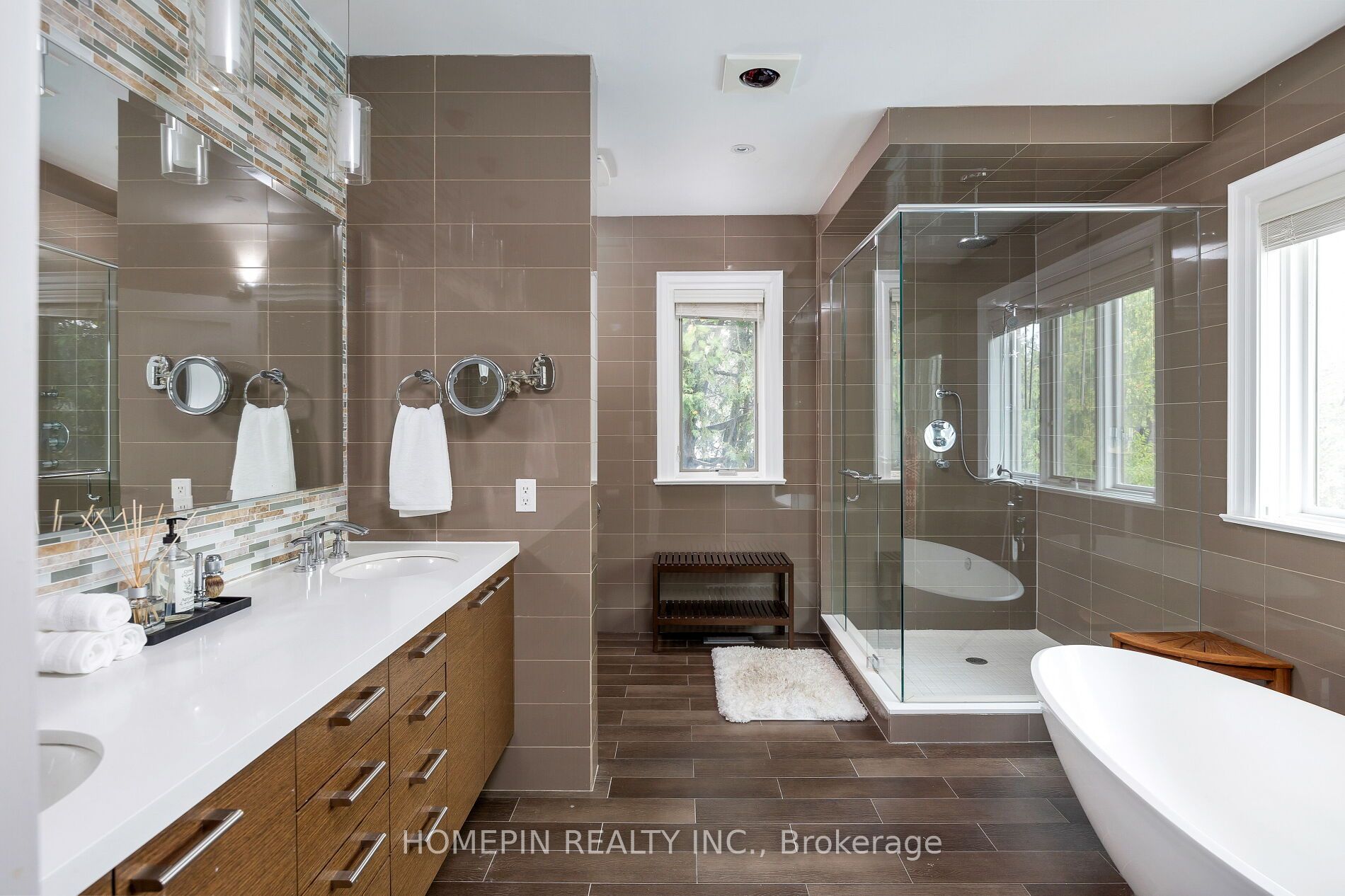 5 Callahan Rd