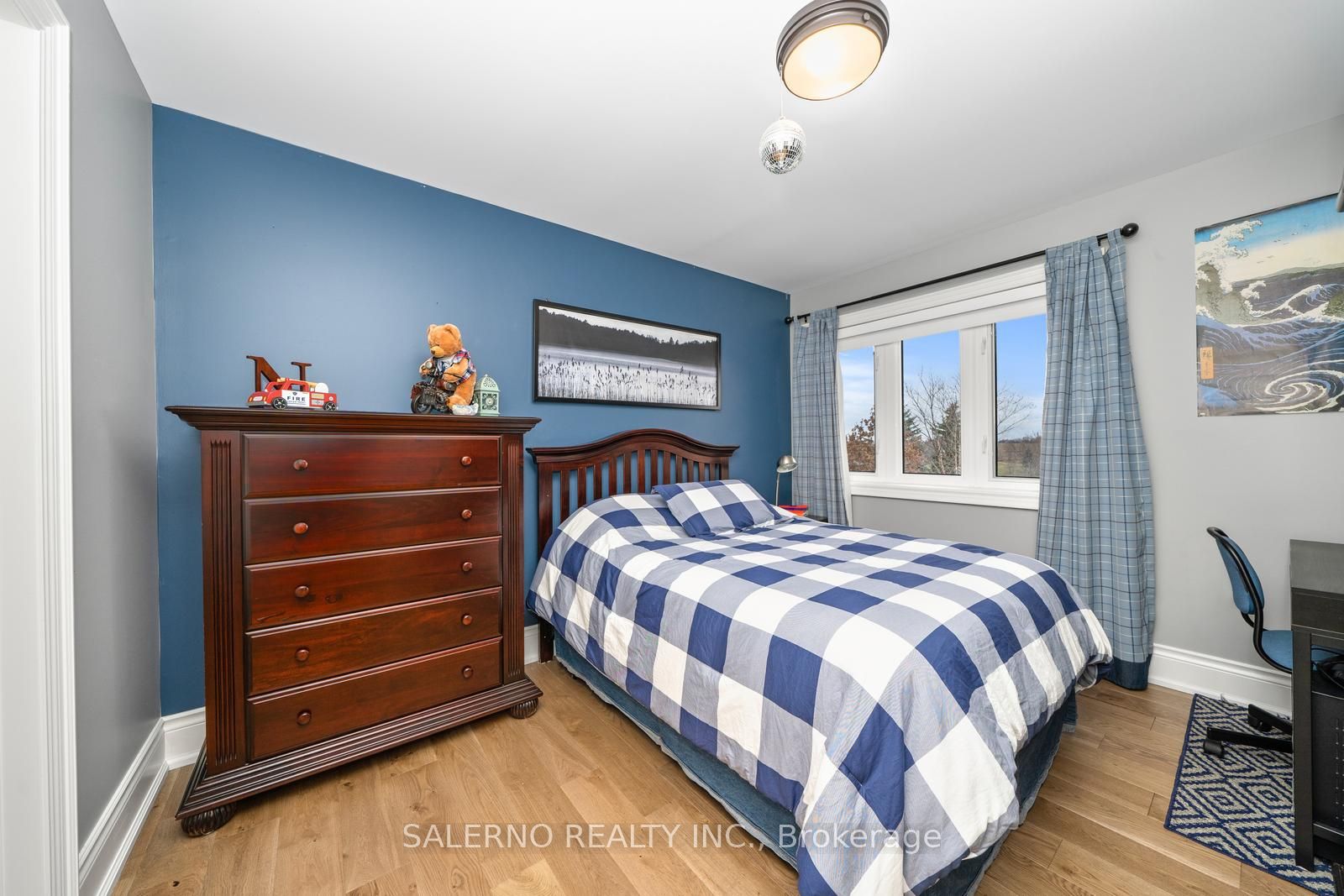 10 Farmcrest Court